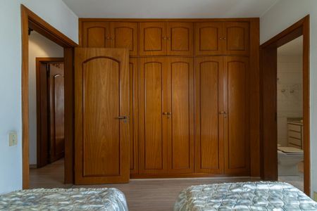 Apartamento à venda com 295m², 4 quartos e 3 vagasSuíte 2