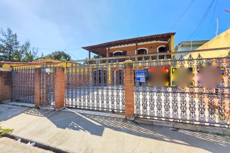 Casa para alugar com 500m², 4 quartos e 5 vagas Casa para alugar com 500m², 4 quartos e 5 vagasFachada