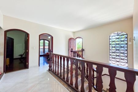 Casa para alugar com 500m², 4 quartos e 5 vagas Casa para alugar com 500m², 4 quartos e 5 vagasHall