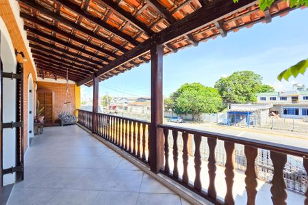 Casa para alugar com 500m², 4 quartos e 5 vagas Casa para alugar com 500m², 4 quartos e 5 vagasVaranda