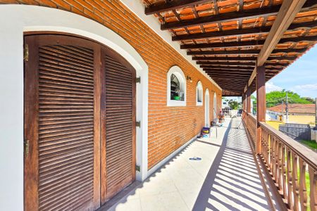 Casa para alugar com 500m², 4 quartos e 5 vagas Casa para alugar com 500m², 4 quartos e 5 vagasVaranda