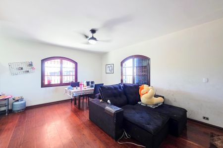 Casa para alugar com 500m², 4 quartos e 5 vagas Casa para alugar com 500m², 4 quartos e 5 vagasSala