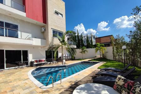 Casa de condomínio para alugar com 560m², 5 quartos e 8 vagasQuintal - Piscina