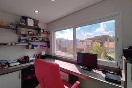 Casa de condomínio para alugar com 560m², 5 quartos e 8 vagasEscritório