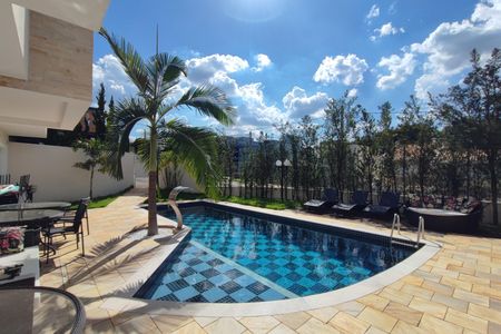 Casa de condomínio para alugar com 560m², 5 quartos e 8 vagasQuintal - Piscina