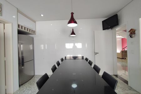 Casa de condomínio para alugar com 560m², 5 quartos e 8 vagasCozinha