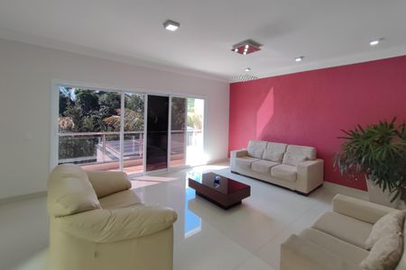 Casa de condomínio para alugar com 560m², 5 quartos e 8 vagasSala de Estar