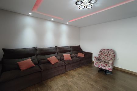 Casa de condomínio para alugar com 560m², 5 quartos e 8 vagasSala de TV