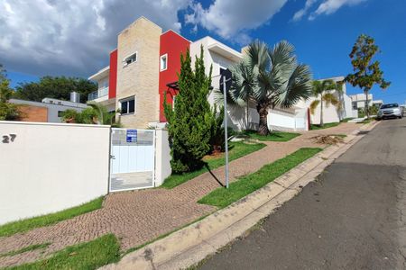 Casa de condomínio para alugar com 560m², 5 quartos e 8 vagasFachada