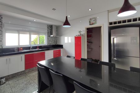 Casa de condomínio para alugar com 560m², 5 quartos e 8 vagasCozinha