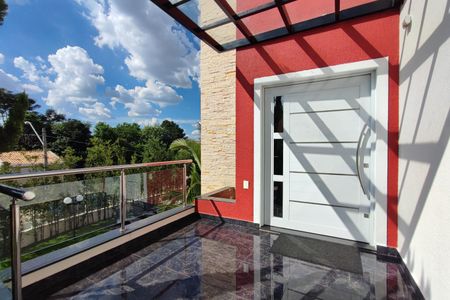 Casa de condomínio para alugar com 560m², 5 quartos e 8 vagasEntrada