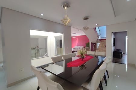 Casa de condomínio para alugar com 560m², 5 quartos e 8 vagasSala de Jantar