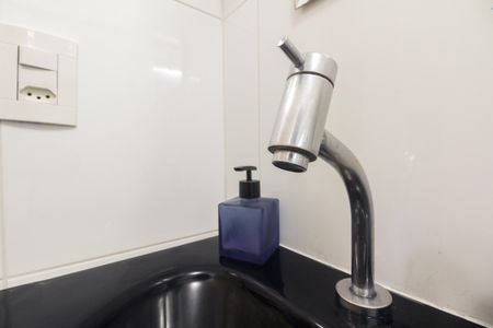Apartamento à venda com 74m², 3 quartos e 1 vaga Apartamento à venda com 74m², 3 quartos e 1 vagaBanheiro Social