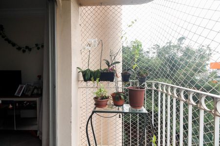 Apartamento à venda com 74m², 3 quartos e 1 vaga Apartamento à venda com 74m², 3 quartos e 1 vagaVaranda