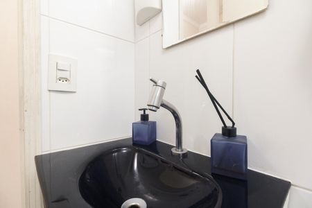 Apartamento à venda com 74m², 3 quartos e 1 vaga Apartamento à venda com 74m², 3 quartos e 1 vagaBanheiro Social