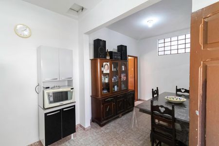 Casa à venda com 171m², 3 quartos e 5 vagas Casa à venda com 171m², 3 quartos e 5 vagasCopa