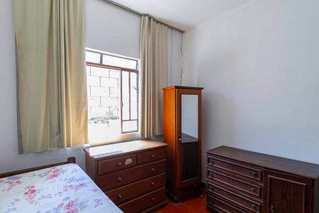 Casa à venda com 171m², 3 quartos e 5 vagas Casa à venda com 171m², 3 quartos e 5 vagasQuarto 2