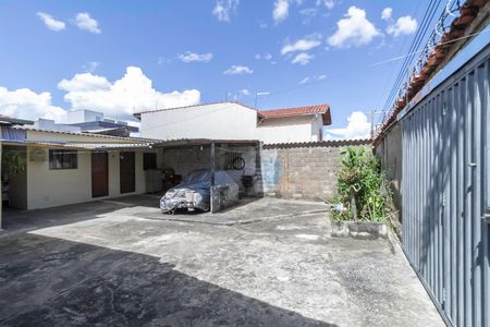 Casa à venda com 171m², 3 quartos e 5 vagas Casa à venda com 171m², 3 quartos e 5 vagasGaragem