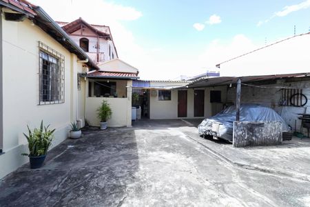 Casa à venda com 171m², 3 quartos e 5 vagas Casa à venda com 171m², 3 quartos e 5 vagasFachada