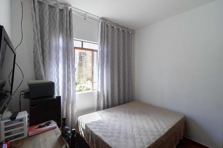 Casa à venda com 171m², 3 quartos e 5 vagas Casa à venda com 171m², 3 quartos e 5 vagasQuarto 3