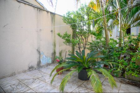 Casa à venda com 133m², 3 quartos e 2 vagas Casa à venda com 133m², 3 quartos e 2 vagasQuintal