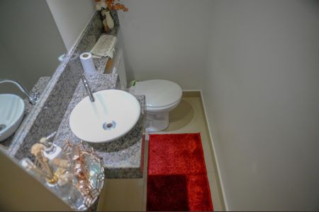 Casa à venda com 133m², 3 quartos e 2 vagas Casa à venda com 133m², 3 quartos e 2 vagasLavabo