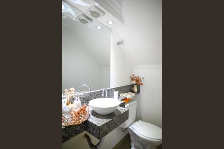 Casa à venda com 133m², 3 quartos e 2 vagas Casa à venda com 133m², 3 quartos e 2 vagasLavabo