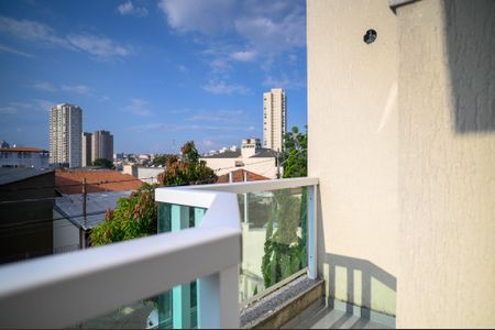 Casa à venda com 133m², 3 quartos e 2 vagas Casa à venda com 133m², 3 quartos e 2 vagasVaranda