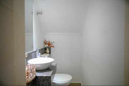 Casa à venda com 133m², 3 quartos e 2 vagas Casa à venda com 133m², 3 quartos e 2 vagasLavabo