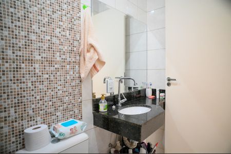 Casa à venda com 133m², 3 quartos e 2 vagas Casa à venda com 133m², 3 quartos e 2 vagasBanheiro Social