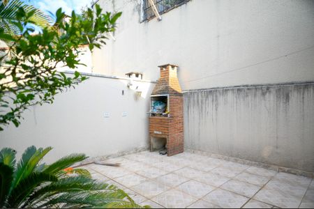 Casa à venda com 133m², 3 quartos e 2 vagas Casa à venda com 133m², 3 quartos e 2 vagasQuintal
