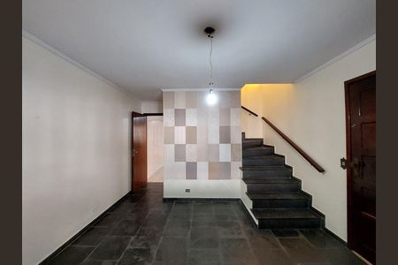 Casa para alugar com 123m², 3 quartos e 2 vagas Casa para alugar com 123m², 3 quartos e 2 vagasSala