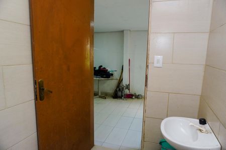 Casa para alugar com 170m², 4 quartos e 2 vagasBanheiro 1