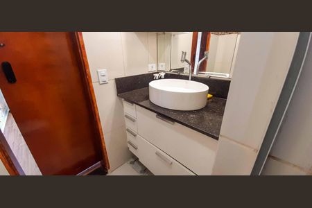 Apartamento à venda com 68m², 2 quartos e 2 vagasBanheiro Social