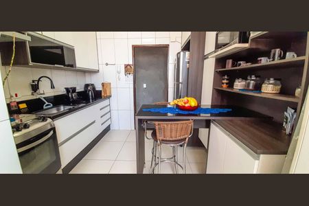 Apartamento à venda com 68m², 2 quartos e 2 vagasCozinha