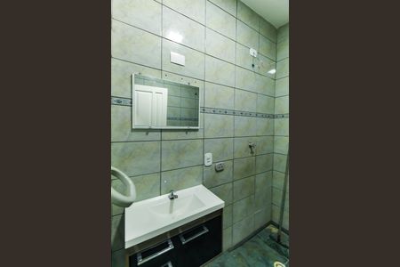 Casa à venda com 205m², 4 quartos e 2 vagas Casa à venda com 205m², 4 quartos e 2 vagasBanheiro