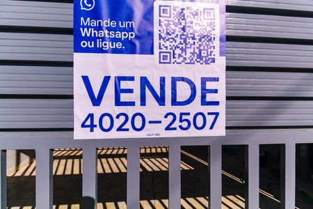 Casa à venda com 205m², 4 quartos e 2 vagas Casa à venda com 205m², 4 quartos e 2 vagasUKLP 465