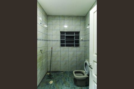Casa à venda com 205m², 4 quartos e 2 vagas Casa à venda com 205m², 4 quartos e 2 vagasBanheiro