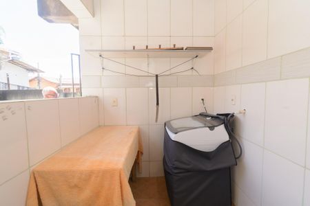 Casa à venda com 120m², 3 quartos e 2 vagas Casa à venda com 120m², 3 quartos e 2 vagasLavanderia