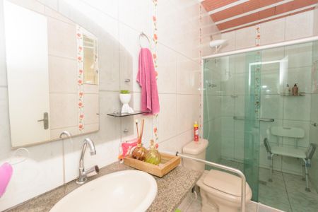 Casa à venda com 120m², 3 quartos e 2 vagas Casa à venda com 120m², 3 quartos e 2 vagasBanheiro Social