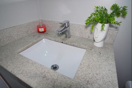 Apartamento à venda com 63m², 2 quartos e 2 vagasBanheiro da Suíte