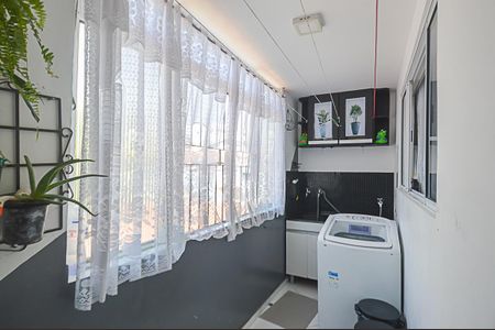 Apartamento à venda com 142m², 3 quartos e 1 vaga Apartamento à venda com 142m², 3 quartos e 1 vagaÁrea de Serviço
