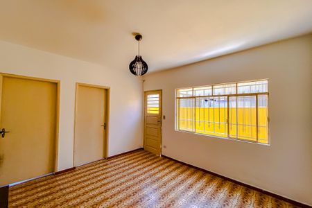 Casa à venda com 140m², 2 quartos e 2 vagasSala