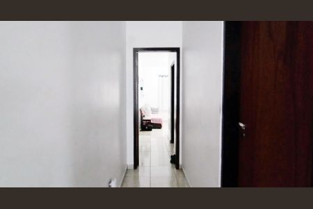 Casa à venda com 170m², 3 quartos e 2 vagas Casa à venda com 170m², 3 quartos e 2 vagasCorredor