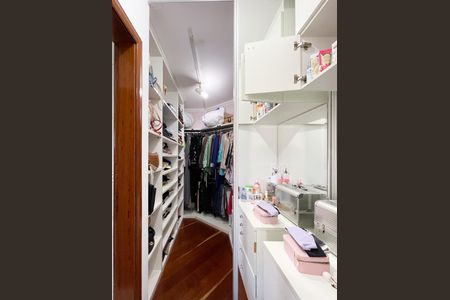 Apartamento à venda com 210m², 4 quartos e 4 vagasCloset - Suíte 3