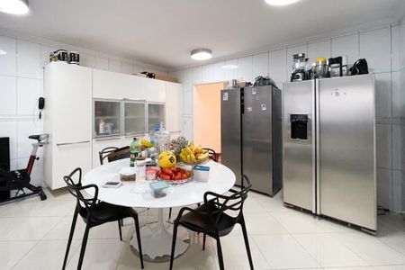 Apartamento à venda com 210m², 4 quartos e 4 vagasCozinha