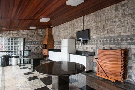 Apartamento à venda com 210m², 4 quartos e 4 vagasÁrea comum - Churrasqueira