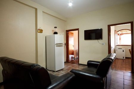 Casa à venda com 360m², 3 quartos e 4 vagas Casa à venda com 360m², 3 quartos e 4 vagasSala