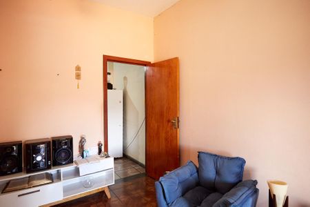 Casa à venda com 360m², 3 quartos e 4 vagas Casa à venda com 360m², 3 quartos e 4 vagasQuarto