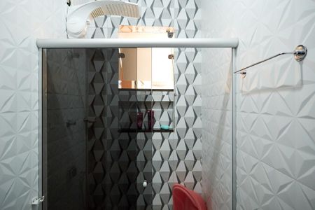 Casa à venda com 360m², 3 quartos e 4 vagas Casa à venda com 360m², 3 quartos e 4 vagasBanheiro do Quarto 2